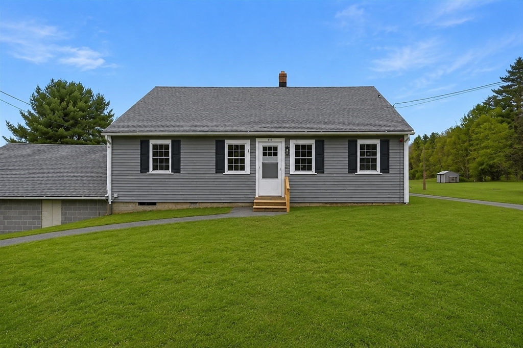 46 Smith St, Palmer, Massachusetts, 3 Bedrooms Bedrooms, 5 Rooms Rooms,3 BathroomsBathrooms,Residential,For Sale,Smith St,73523906