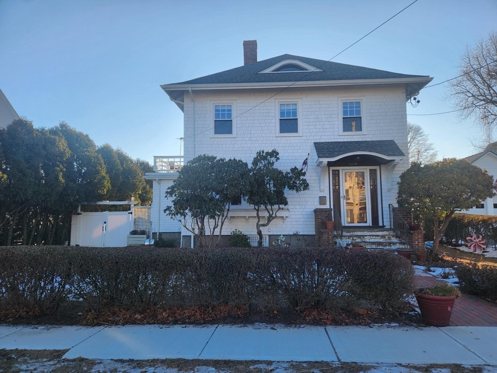 76 Edgemere Road, Quincy, Massachusetts, 5 Bedrooms Bedrooms, 8 Rooms Rooms,1.5 BathroomsBathrooms,Residential Lease,For Rent,Edgemere Road,73523694