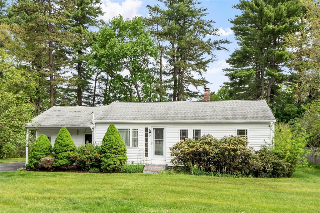 10 First Ave, Pepperell, Massachusetts, 3 Bedrooms Bedrooms, 7 Rooms Rooms,1 BathroomBathrooms,Residential,For Sale,First Ave,73523835
