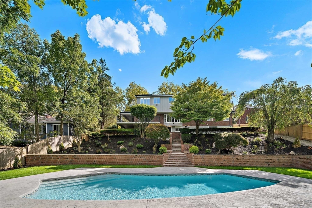 171 Shaw Rd, Brookline, Massachusetts, 5 Bedrooms Bedrooms, 11 Rooms Rooms,5.5 BathroomsBathrooms,Residential,For Sale,Shaw Rd,73523918