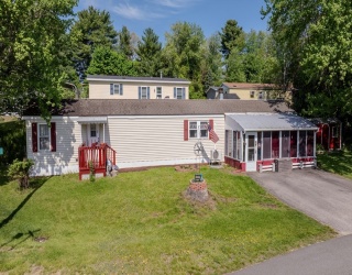 1 First Street, Sturbridge, Massachusetts, 2 Bedrooms Bedrooms, 5 Rooms Rooms,1 BathroomBathrooms,Residential,For Sale,First Street,73523713