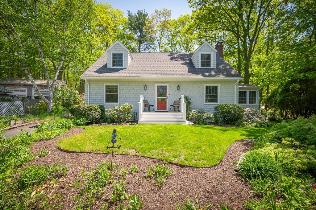 43 Woodward Ave, Gloucester, Massachusetts, 4 Bedrooms Bedrooms, 8 Rooms Rooms,2 BathroomsBathrooms,Residential,For Sale,Woodward Ave,73523928