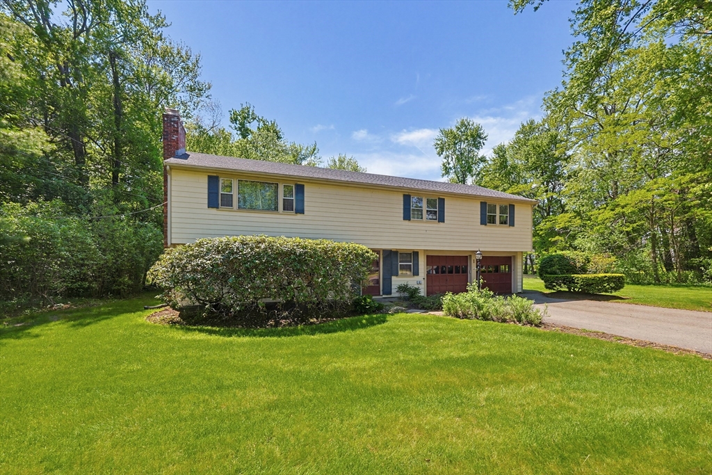 1 Deerfield Ln, Natick, Massachusetts, 4 Bedrooms Bedrooms, 7 Rooms Rooms,2.5 BathroomsBathrooms,Residential,For Sale,Deerfield Ln,73523944