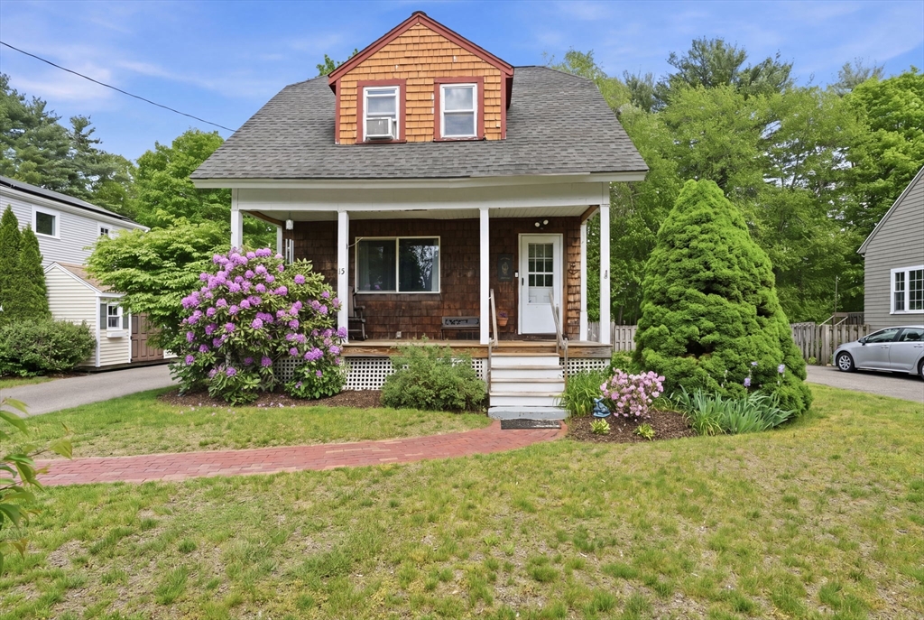 13 Clapp Rd, Hanover, Massachusetts, 2 Bedrooms Bedrooms, 5 Rooms Rooms,1.5 BathroomsBathrooms,Residential,For Sale,Clapp Rd,73523942