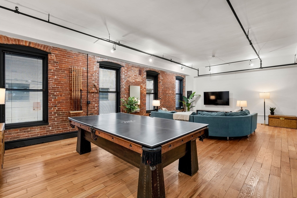 19 Stanhope, Boston, Massachusetts, 3 Bedrooms Bedrooms, 6 Rooms Rooms,2 BathroomsBathrooms,Residential,For Sale,Stanhope,73523760