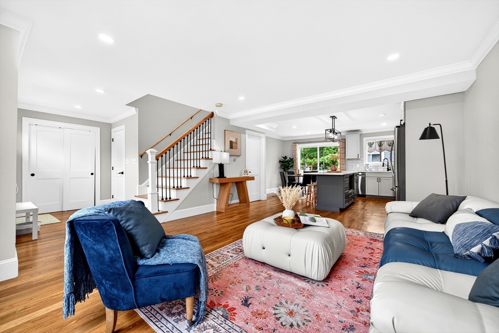 55 Banks St, Winthrop, Massachusetts, 3 Bedrooms Bedrooms, 6 Rooms Rooms,3 BathroomsBathrooms,Residential,For Sale,Banks St,73523725