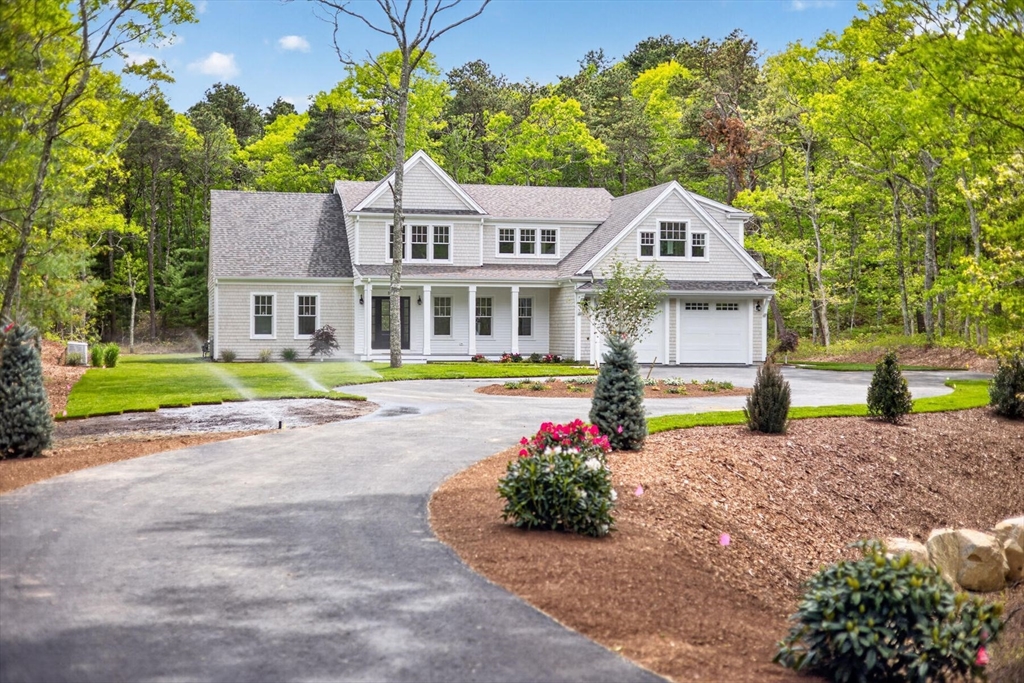 153 Oakmont Dr, Barnstable, Massachusetts, 4 Bedrooms Bedrooms, 10 Rooms Rooms,4.5 BathroomsBathrooms,Residential,For Sale,Oakmont Dr,73523766