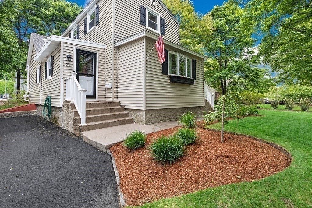 25 Lyman St, North Attleboro, Massachusetts, 3 Bedrooms Bedrooms, 6 Rooms Rooms,1 BathroomBathrooms,Residential,For Sale,Lyman St,73523971
