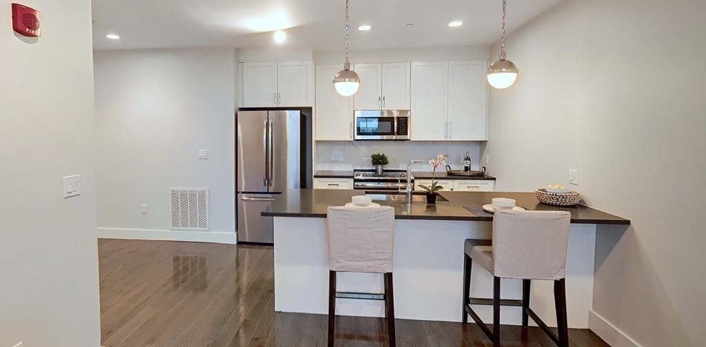 434 Mcgrath, Somerville, Massachusetts, 2 Bedrooms Bedrooms, 4 Rooms Rooms,2 BathroomsBathrooms,Residential Lease,For Rent,Mcgrath,73523977