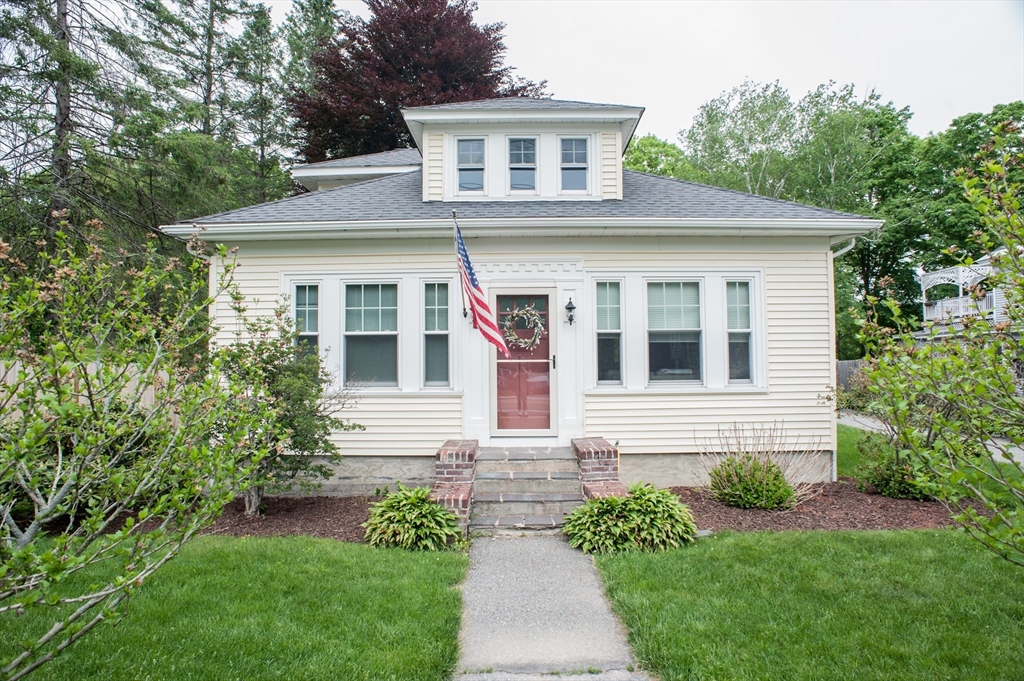172 Sutton St, Northbridge, Massachusetts, 4 Bedrooms Bedrooms, 6 Rooms Rooms,2 BathroomsBathrooms,Residential,For Sale,Sutton St,73523784