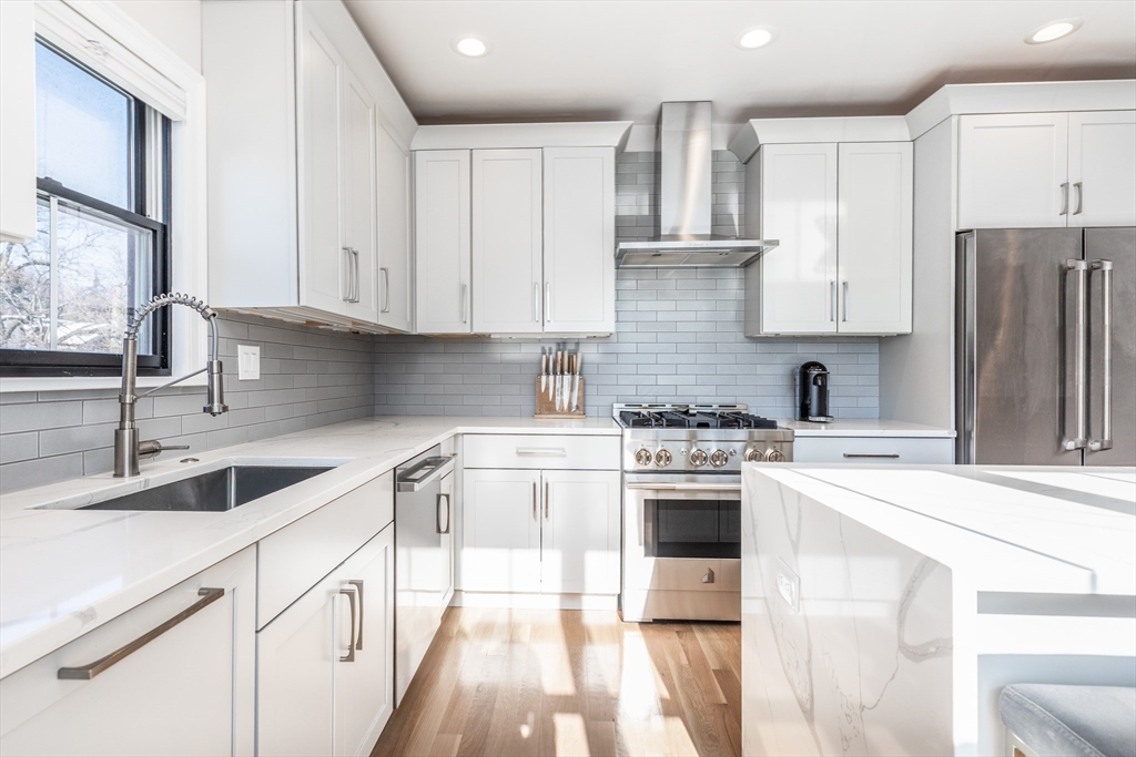 1 Zamora Street, Boston, Massachusetts, 4 Bedrooms Bedrooms, 8 Rooms Rooms,3 BathroomsBathrooms,Residential,For Sale,Zamora Street,73523979