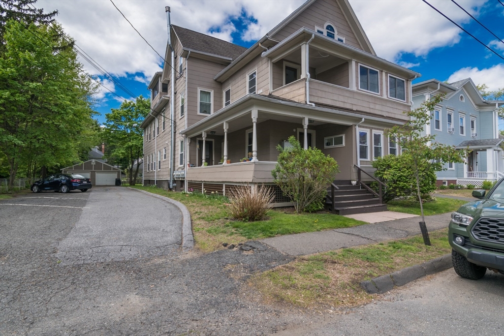 13 Munroe St, Northampton, Massachusetts, 9 Bedrooms Bedrooms, 29 Rooms Rooms,5 BathroomsBathrooms,Residential Income,For Sale,Munroe St,73523983
