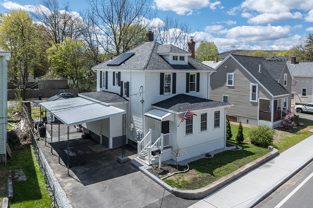 170 Walnut Street, Leominster, Massachusetts, 3 Bedrooms Bedrooms, 9 Rooms Rooms,2 BathroomsBathrooms,Residential,For Sale,Walnut Street,73511208