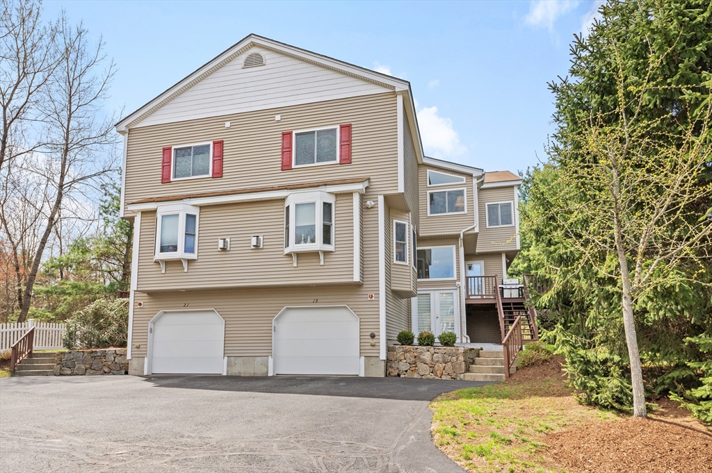 19 America Blvd, Ashland, Massachusetts, 2 Bedrooms Bedrooms, 6 Rooms Rooms,2.5 BathroomsBathrooms,Residential,For Sale,America Blvd,73505741