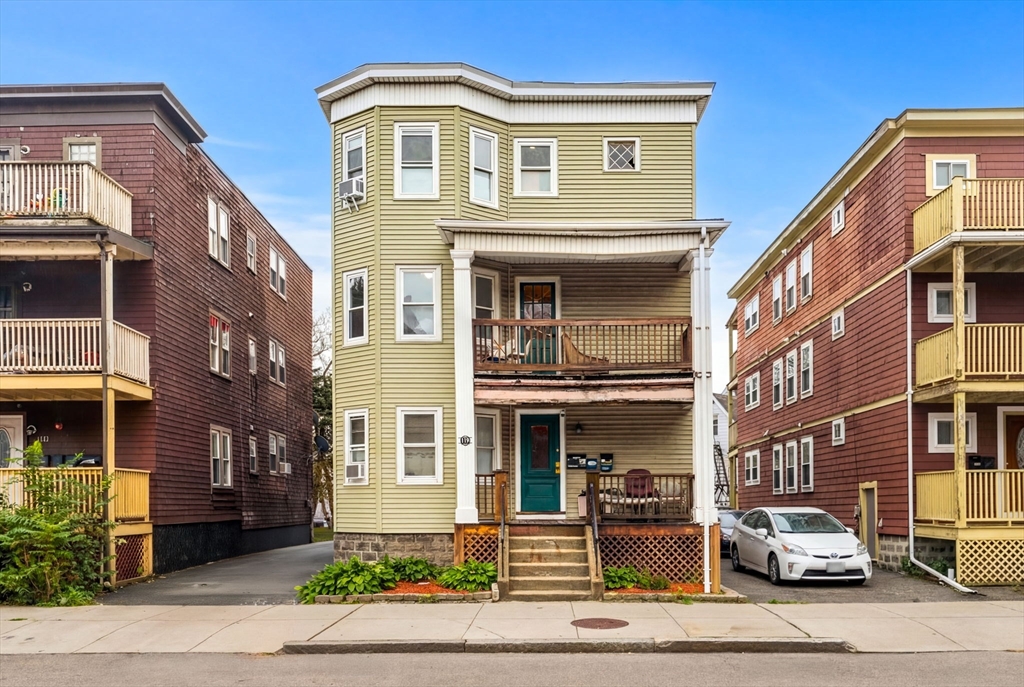 119 Temple St, Somerville, Massachusetts, 7 Bedrooms Bedrooms, 15 Rooms Rooms,3 BathroomsBathrooms,Residential Income,For Sale,Temple St,73486392