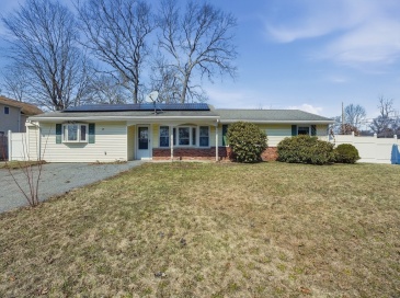 25 Courtfield Drive, Brockton, Massachusetts, 4 Bedrooms Bedrooms, 8 Rooms Rooms,1.5 BathroomsBathrooms,Residential,For Sale,Courtfield Drive,73490378