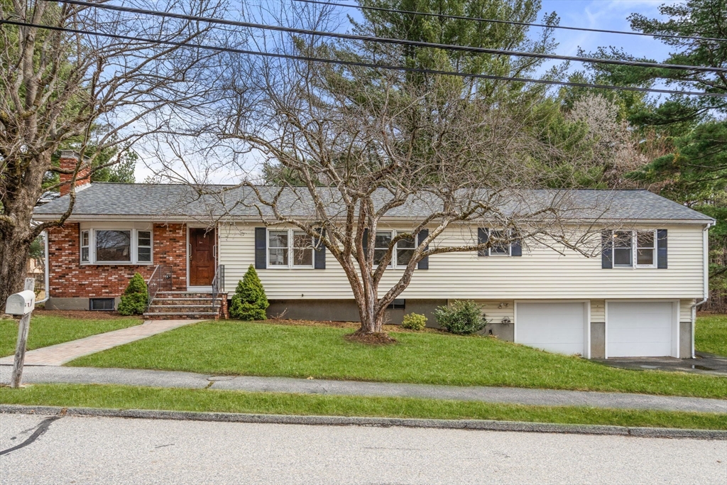 1 Fowler Terrace, Burlington, Massachusetts, 4 Bedrooms Bedrooms, 8 Rooms Rooms,3.5 BathroomsBathrooms,Residential,For Sale,Fowler Terrace,73498963