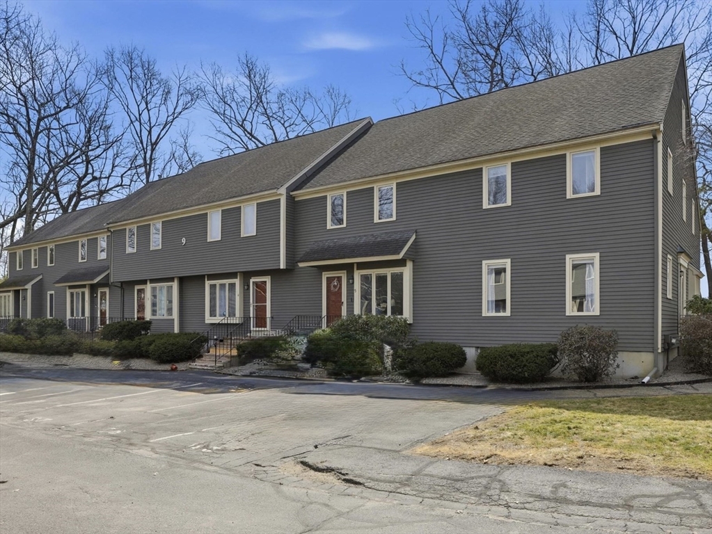 9 Deer Path, Maynard, Massachusetts, 2 Bedrooms Bedrooms, 5 Rooms Rooms,1.5 BathroomsBathrooms,Residential,For Sale,Deer Path,73494521
