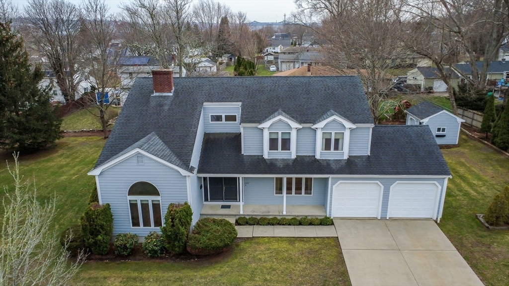 205 Perron Avenue, Somerset, Massachusetts, 4 Bedrooms Bedrooms, 10 Rooms Rooms,2.5 BathroomsBathrooms,Residential,For Sale,Perron Avenue,73495062