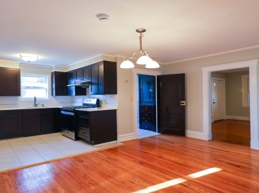34 Murray St, Lynn, Massachusetts, 3 Bedrooms Bedrooms, 6 Rooms Rooms,1.5 BathroomsBathrooms,Residential Lease,For Rent,Murray St,73493069