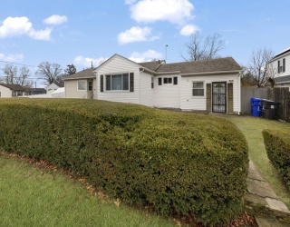 20 Cleveland St, West Warwick, Rhode Island, 4 Bedrooms Bedrooms, 8 Rooms Rooms,2 BathroomsBathrooms,Residential,For Sale,Cleveland St,73491699