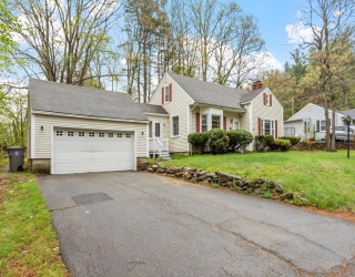 12 Becky Ave, Gardner, Massachusetts, 4 Bedrooms Bedrooms, 7 Rooms Rooms,1.5 BathroomsBathrooms,Residential,For Sale,Becky Ave,73524014