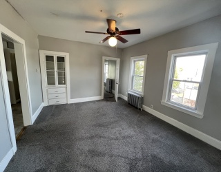 696 Broadway, Everett, Massachusetts, 3 Bedrooms Bedrooms, 5 Rooms Rooms,1 BathroomBathrooms,Residential Lease,For Rent,Broadway,73524027