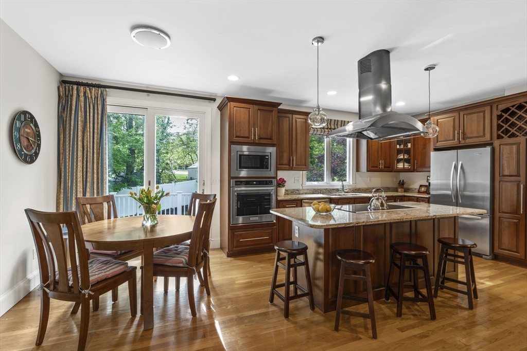 10 Heritage Ln, Cohasset, Massachusetts, 4 Bedrooms Bedrooms, 10 Rooms Rooms,2.5 BathroomsBathrooms,Residential,For Sale,Heritage Ln,73524037