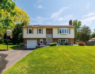 24 Hickory St., Agawam, Massachusetts, 4 Bedrooms Bedrooms, 6 Rooms Rooms,2 BathroomsBathrooms,Residential Lease,For Rent,Hickory St.,73524041