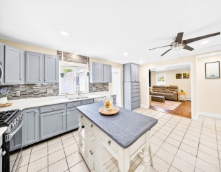 84 Fowler Rd, Lowell, Massachusetts, 3 Bedrooms Bedrooms, 6 Rooms Rooms,2 BathroomsBathrooms,Residential,For Sale,Fowler Rd,73524019