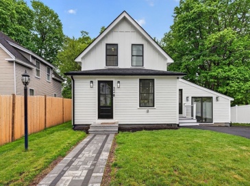 52 High St, Hudson, Massachusetts, 3 Bedrooms Bedrooms, 9 Rooms Rooms,2 BathroomsBathrooms,Residential,For Sale,High St,73517357