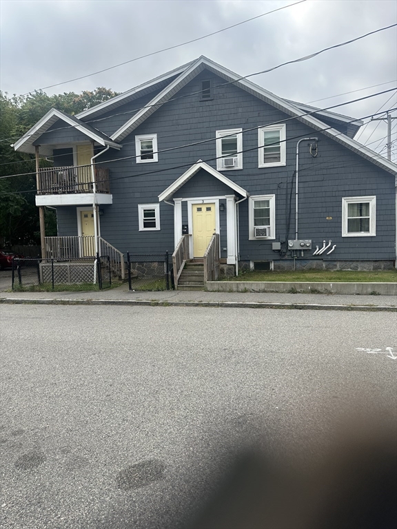 58 Hunt St, Brockton, Massachusetts, 6 Bedrooms Bedrooms, 11 Rooms Rooms,4 BathroomsBathrooms,Residential Income,For Sale,Hunt St,73524120