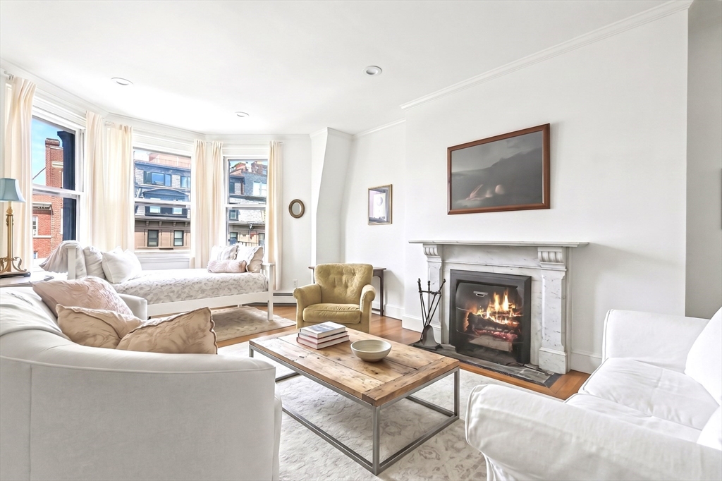 277 Beacon St, Boston, Massachusetts, 1 Bedroom Bedrooms, 3 Rooms Rooms,1 BathroomBathrooms,Residential,For Sale,Beacon St,73524036