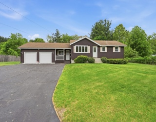 20 Freeman Rd, Chelmsford, Massachusetts, 3 Bedrooms Bedrooms, 6 Rooms Rooms,1 BathroomBathrooms,Residential,For Sale,Freeman Rd,73524136