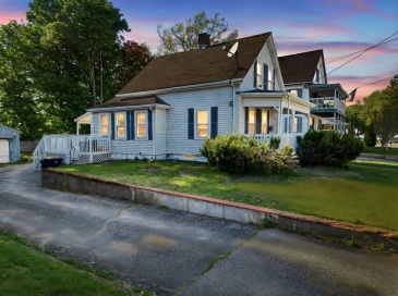 17 West Street, Brockton, Massachusetts, 3 Bedrooms Bedrooms, 4 Rooms Rooms,1.5 BathroomsBathrooms,Residential,For Sale,West Street,73524141