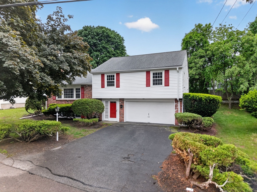 4 Apache Trail, Medford, Massachusetts, 3 Bedrooms Bedrooms, 10 Rooms Rooms,2.5 BathroomsBathrooms,Residential,For Sale,Apache Trail,73524231