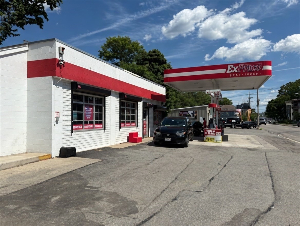 652 Water St, Fitchburg, Massachusetts, ,Commercial Sale,For Sale,Water St,73524206