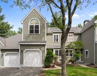 243 Bishops Forest Dr, Waltham, Massachusetts, 3 Bedrooms Bedrooms, 7 Rooms Rooms,3.5 BathroomsBathrooms,Residential,For Sale,Bishops Forest Dr,73524261