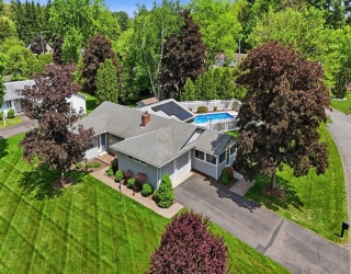 30 Birch Hill Road, Northampton, Massachusetts, 4 Bedrooms Bedrooms, 10 Rooms Rooms,3 BathroomsBathrooms,Residential,For Sale,Birch Hill Road,73524211