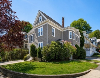 28 Oliver St, Watertown, Massachusetts, 7 Bedrooms Bedrooms, 21 Rooms Rooms,5.5 BathroomsBathrooms,Residential Income,For Sale,Oliver St,73524143