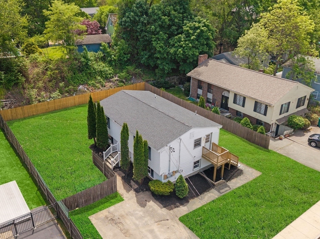 83 Merrimac St, Woburn, Massachusetts, 4 Bedrooms Bedrooms, 8 Rooms Rooms,2 BathroomsBathrooms,Residential Income,For Sale,Merrimac St,73524066
