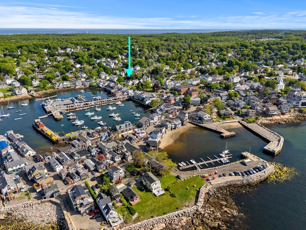 2 Mount Pleasant St, Rockport, Massachusetts, 2 Bedrooms Bedrooms, 5 Rooms Rooms,1.5 BathroomsBathrooms,Residential,For Sale,Mount Pleasant St,73524310