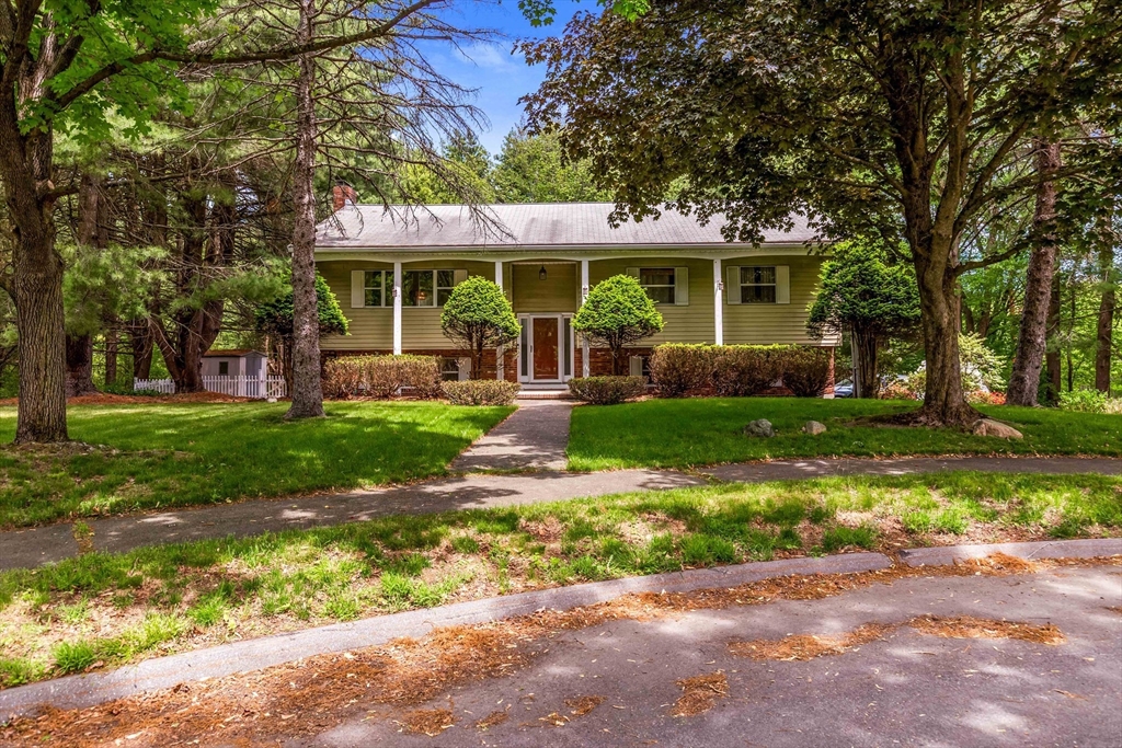 15 Conestoga Rd, Lexington, Massachusetts, 4 Bedrooms Bedrooms, 8 Rooms Rooms,2 BathroomsBathrooms,Residential,For Sale,Conestoga Rd,73524284