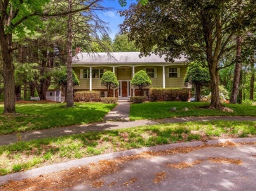 15 Conestoga Rd, Lexington, Massachusetts, 4 Bedrooms Bedrooms, 8 Rooms Rooms,2 BathroomsBathrooms,Residential,For Sale,Conestoga Rd,73524284