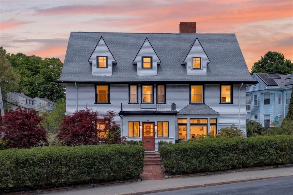 1445 River St, Boston, Massachusetts, 5 Bedrooms Bedrooms, 10 Rooms Rooms,2.5 BathroomsBathrooms,Residential,For Sale,River St,73524306