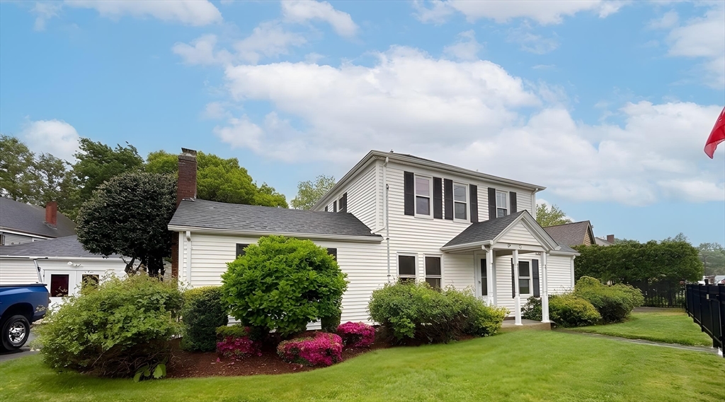 114 Curve St, Dedham, Massachusetts, 3 Bedrooms Bedrooms, 6 Rooms Rooms,2 BathroomsBathrooms,Residential,For Sale,Curve St,73524320