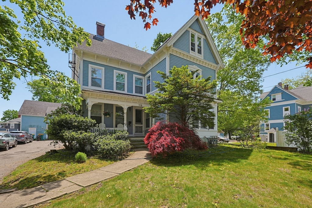 112 High St, North Attleboro, Massachusetts, 2 Bedrooms Bedrooms, 5 Rooms Rooms,1 BathroomBathrooms,Residential,For Sale,High St,73524326