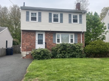 18 Kingsland Road, Boston, Massachusetts, 3 Bedrooms Bedrooms, 7 Rooms Rooms,1.5 BathroomsBathrooms,Residential Lease,For Rent,Kingsland Road,73507184