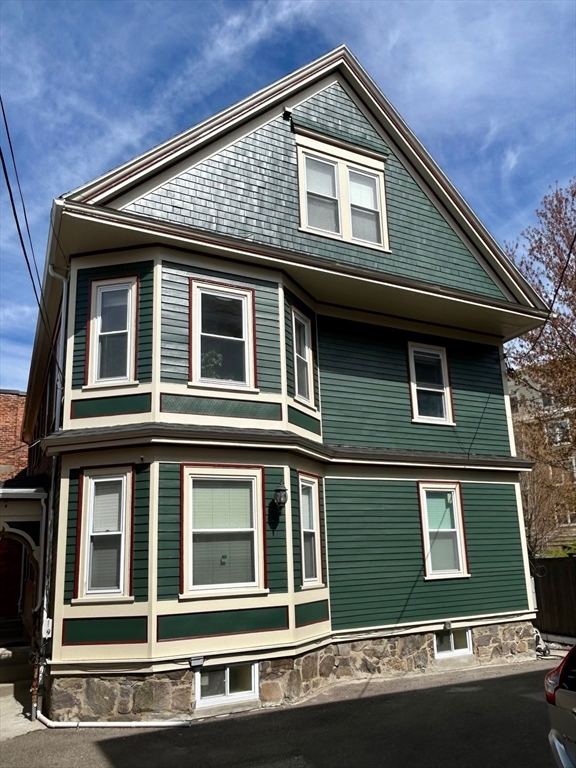 46 Aspinwall Ave, Brookline, Massachusetts, 3 Bedrooms Bedrooms, 5 Rooms Rooms,1 BathroomBathrooms,Residential Lease,For Rent,Aspinwall Ave,73524193