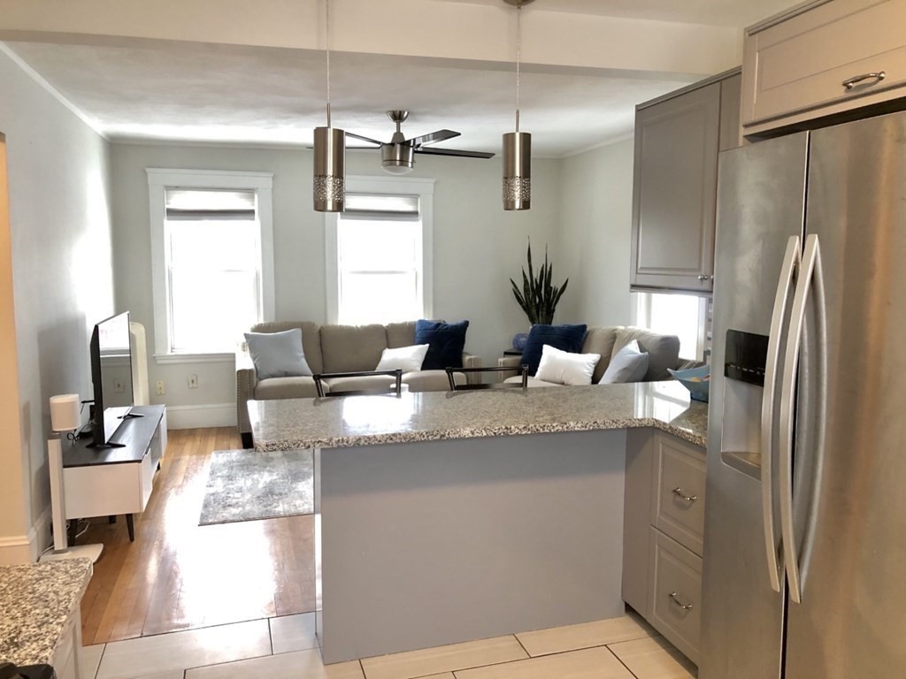 88 Bennett Street, Boston, Massachusetts, 3 Bedrooms Bedrooms, 5 Rooms Rooms,1 BathroomBathrooms,Residential Lease,For Rent,Bennett Street,73520563